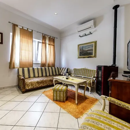 Anamarija Apartment *