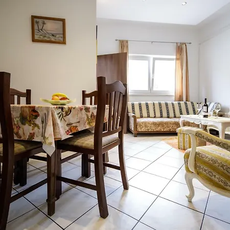 Apartment Anamarija *